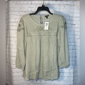 NWT Torrid Sage Green Embroidered Gauze Top, Size 00